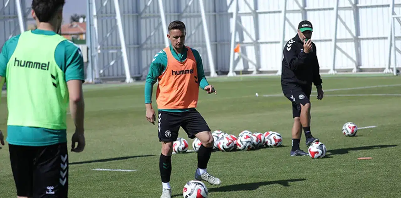 Konyaspor, antrenman sonrası izne ayrıldı