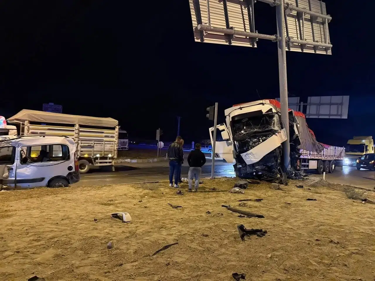 Konya-Ereğli yolunda feci kaza! Yaralılar var