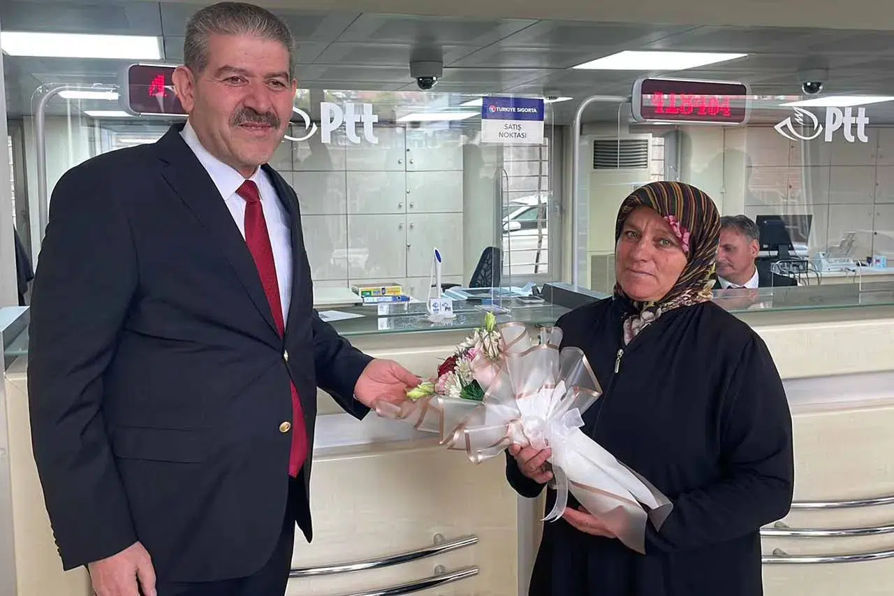 Karaman'da PTT’den 185’inci müşteriye kuruluş yıl dönümü hediyesi