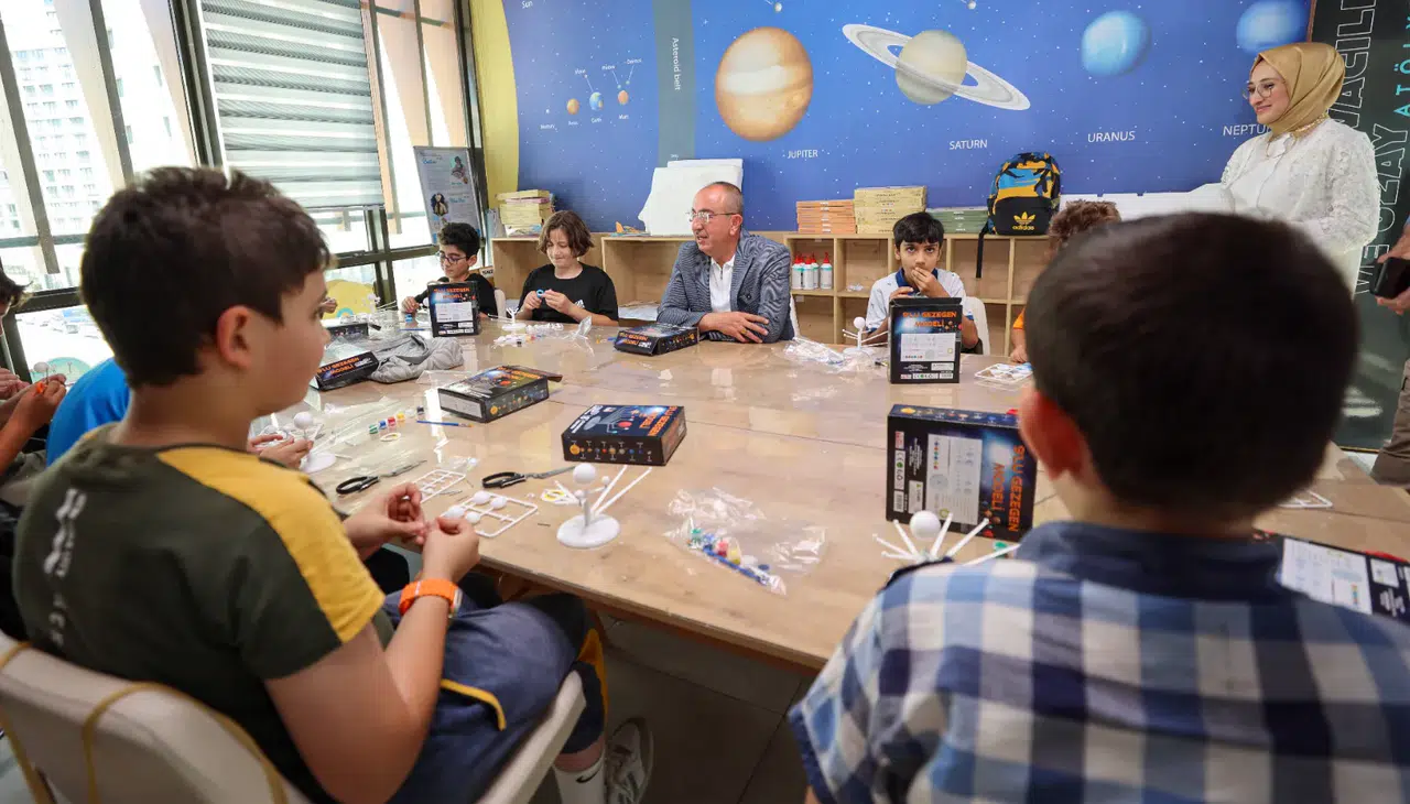 Başkan Kavuş'tan gençlere büyük davet: "Geleceğinizi MEGA ile inşa edin"