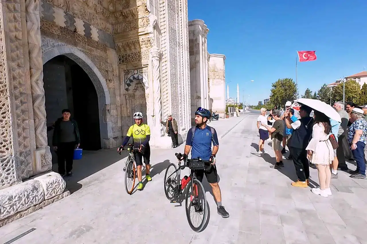 Konya'dan umut yolculuğu! MS hastalığına karşı pedal çeviriyor