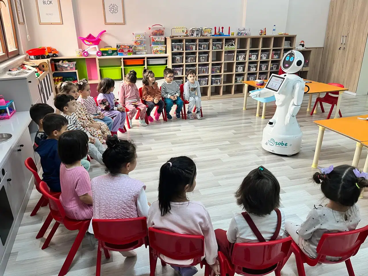 Ada robot, Konya’da otizmli çocukların hayatını değiştiriyor!