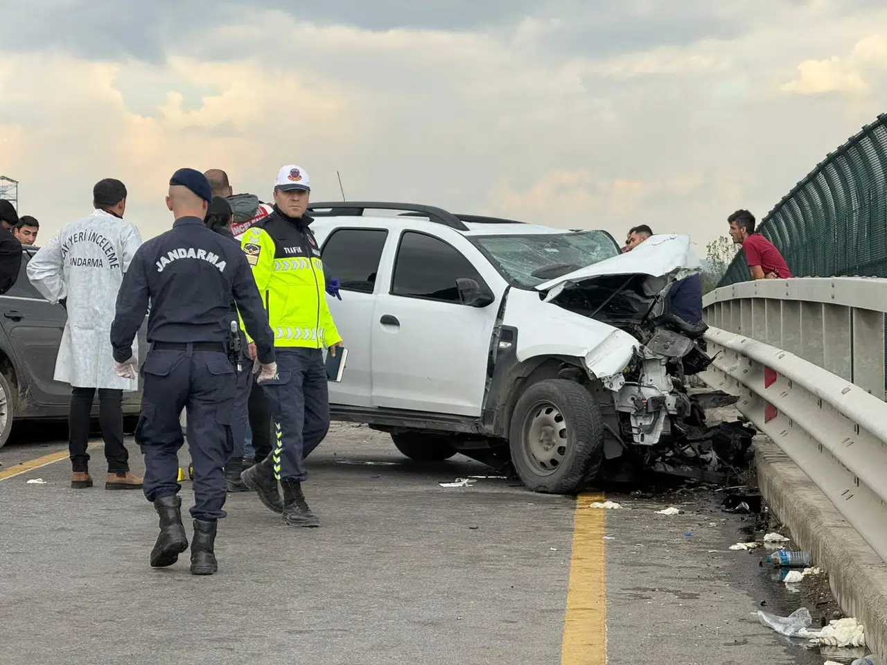 Jandarma aracıyla otomobil çarpıştı: 2 şehit!