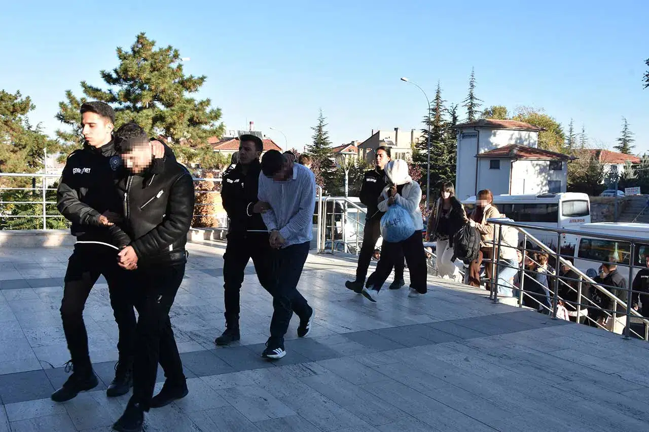 Öğretmen olacaktı, çete lideri oldu! Konya dahil 19 ilde operasyon