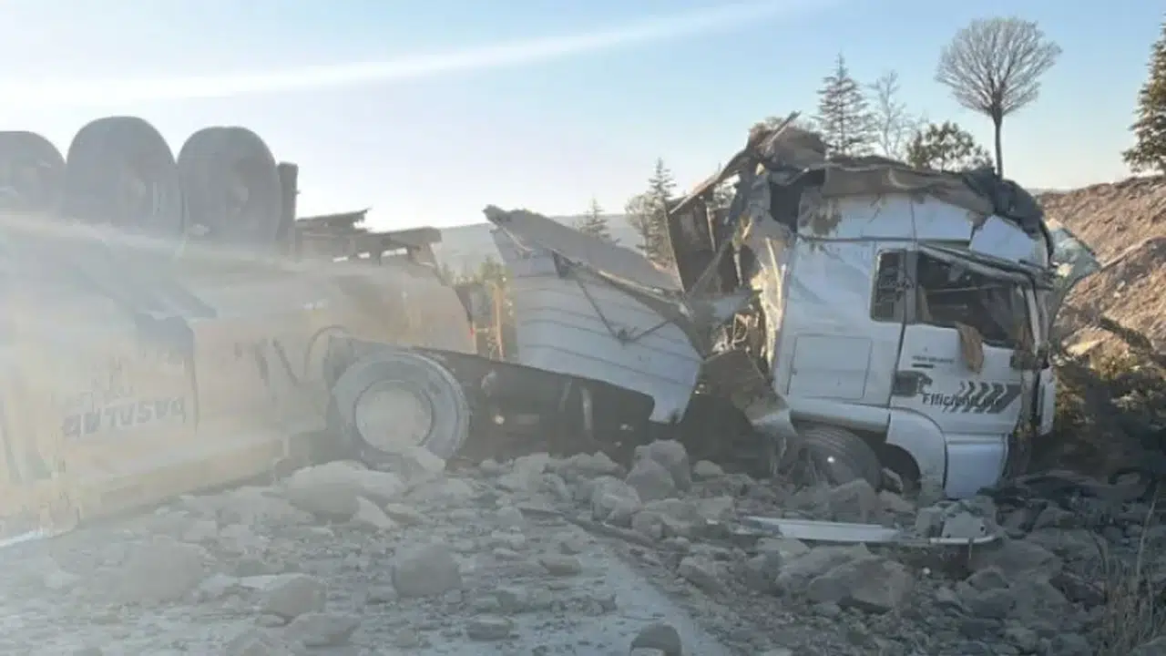 Konya Akyokuş Seyir Tepesi yakınlarında feci kaza!