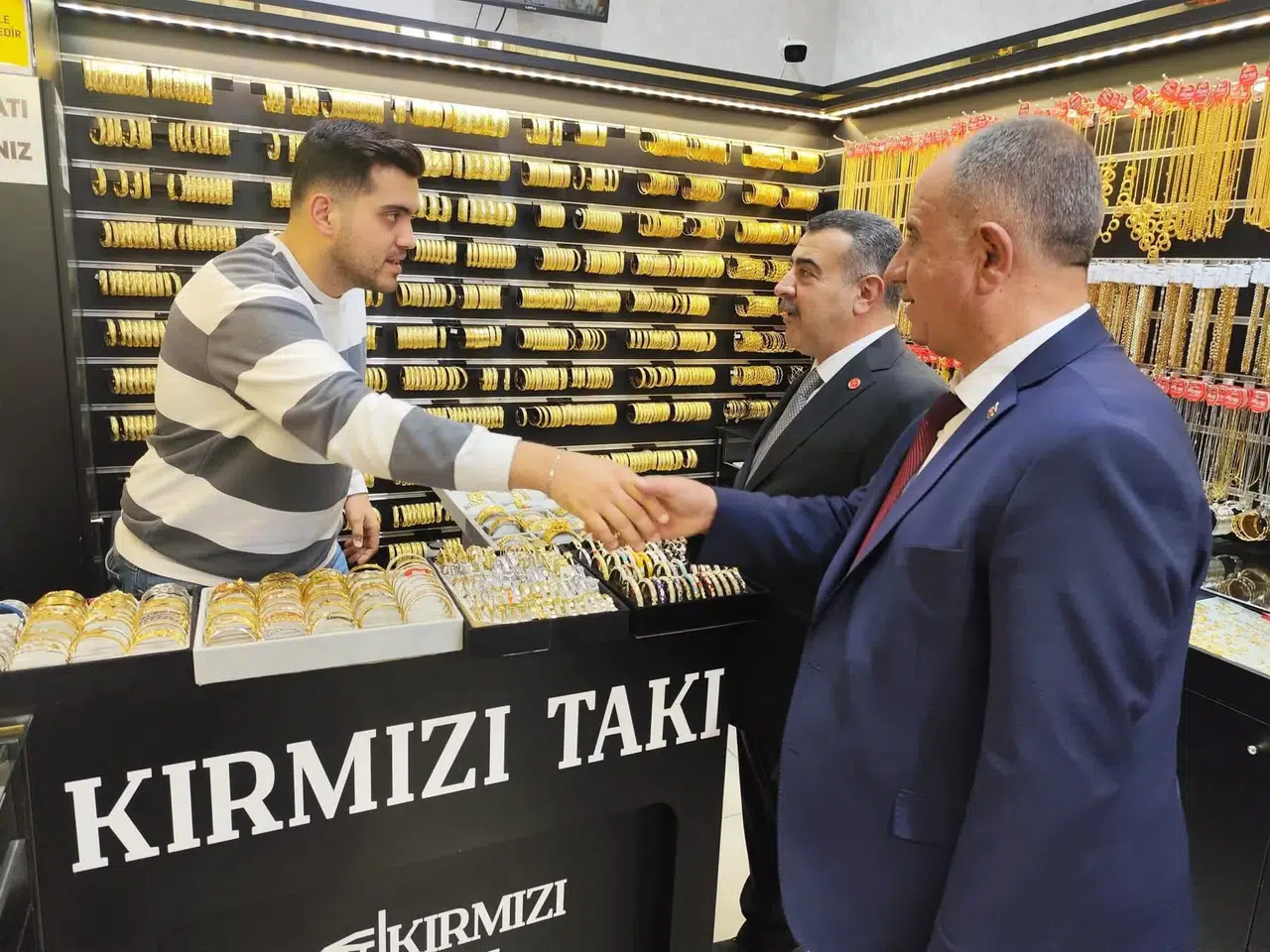 MHP Konya’dan esnafa Derdin Derdimizdir ziyareti