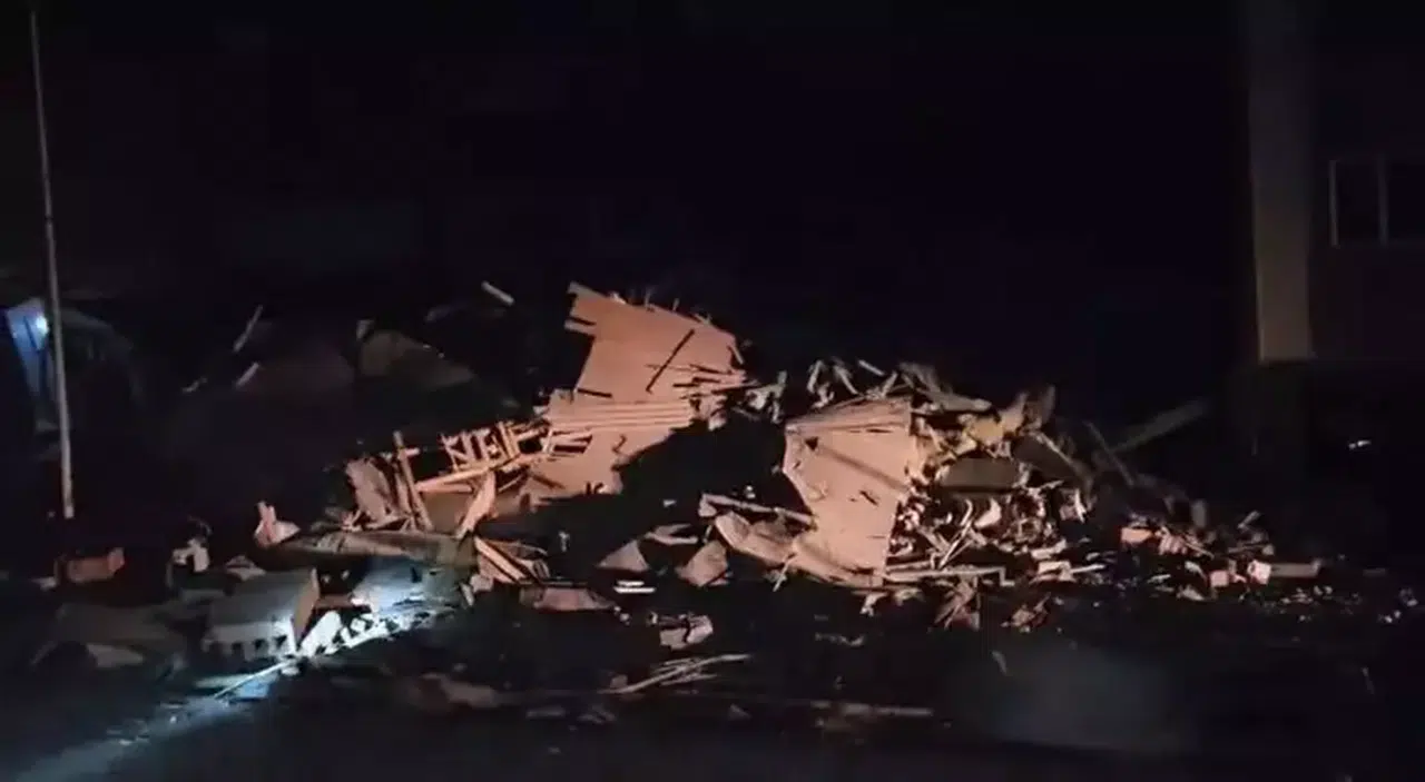 Bakan Yerlikaya’dan açıklama! Depremde kaç bina yıkıldı! Can kaybı var mı?