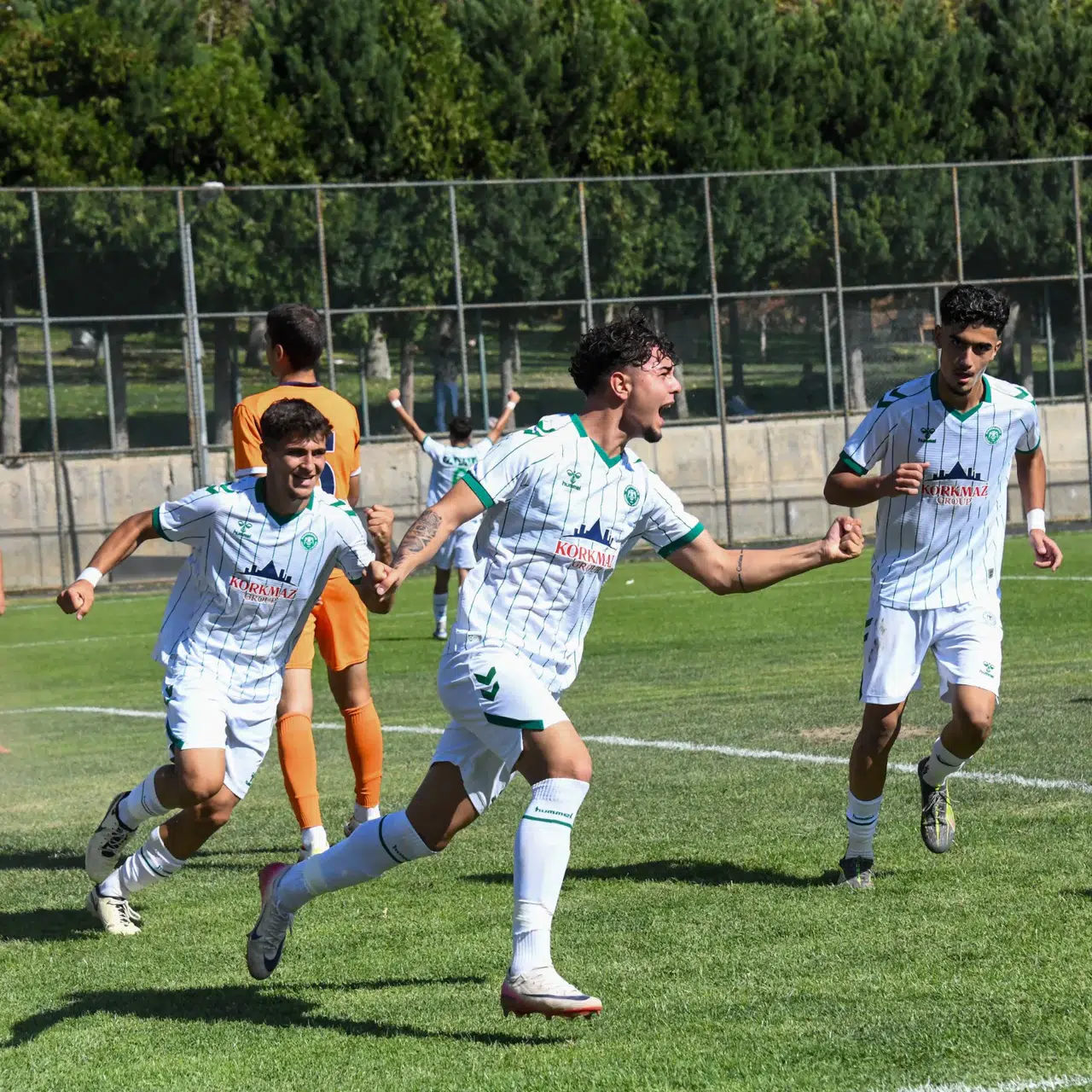 Genç Kartallar lider karşısında