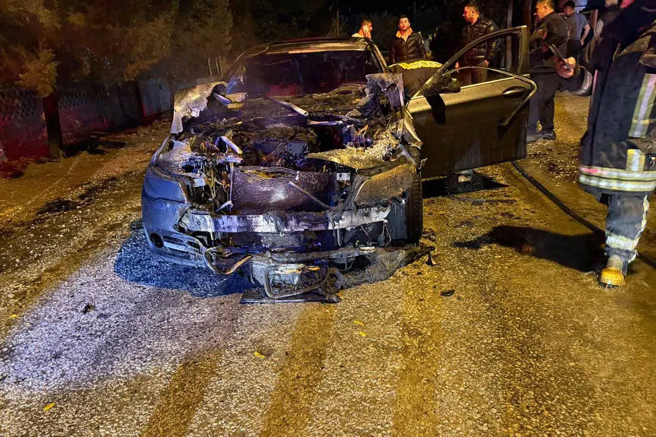 Konya'da seyir halindeki otomobil alev aldı