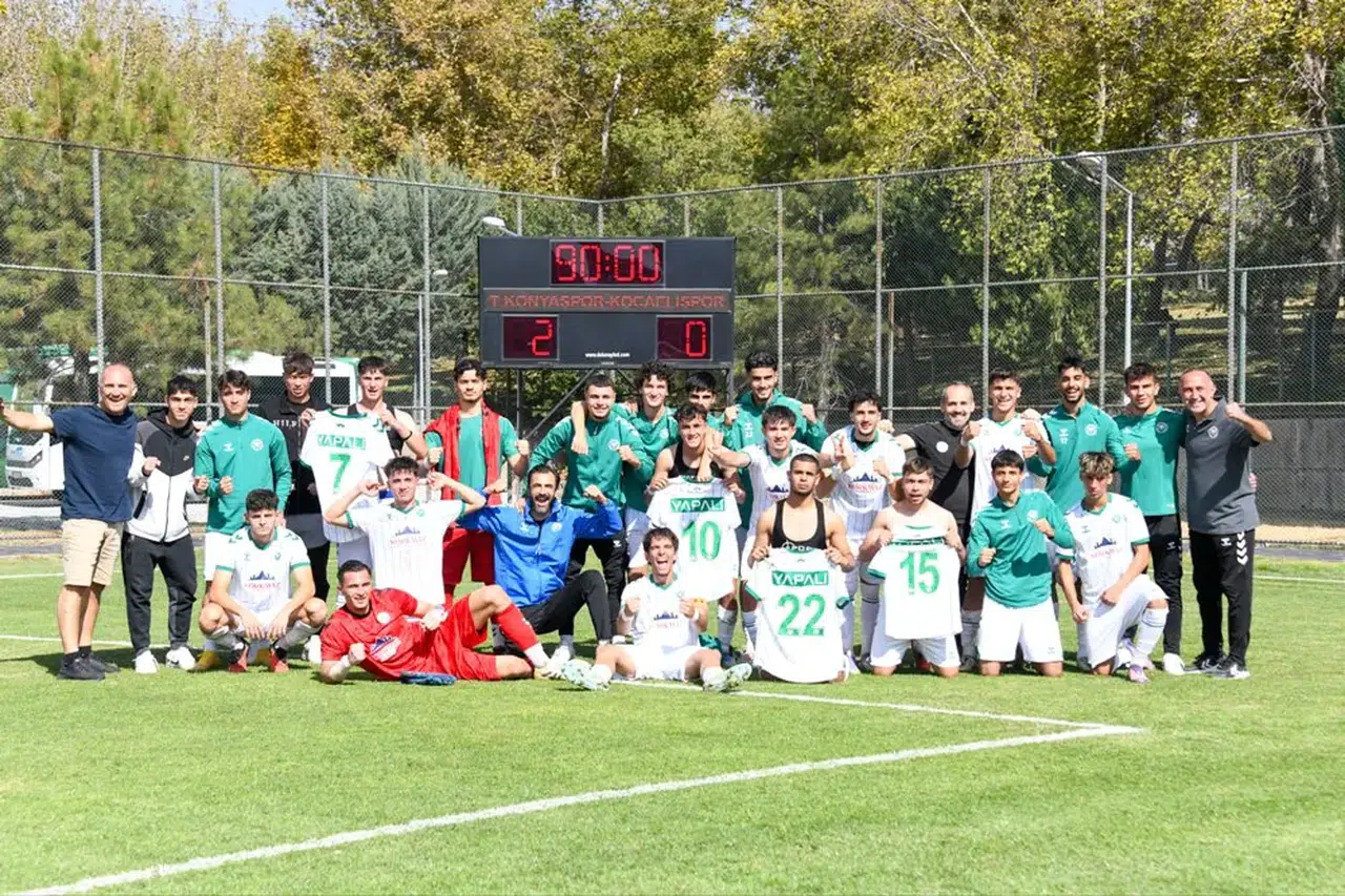 Konyaspor, evinde Kocaelispor’u rahat geçti
