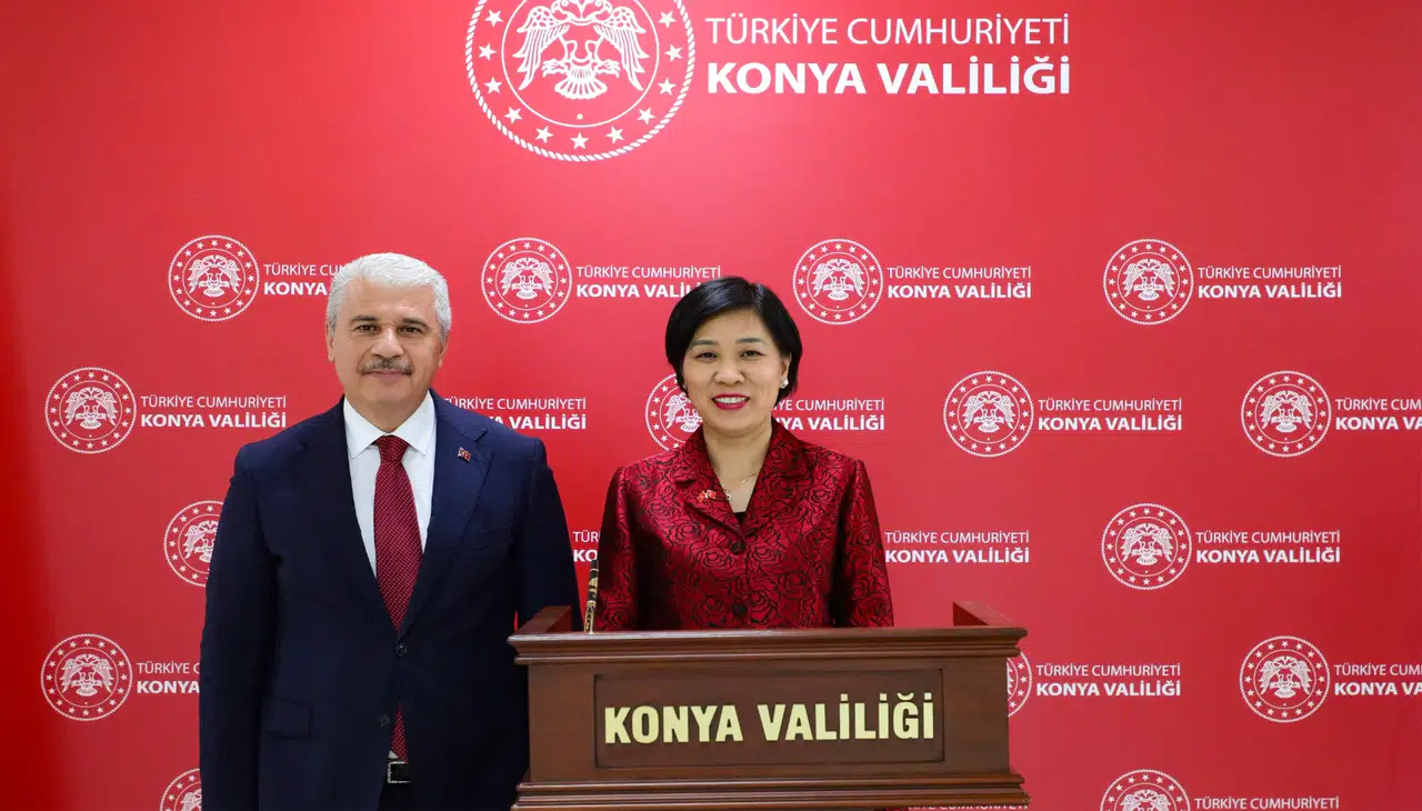 Konya diplomasiye odaklandı: Vietnam Büyükelçisi Vali Akın'ı ziyaret etti!