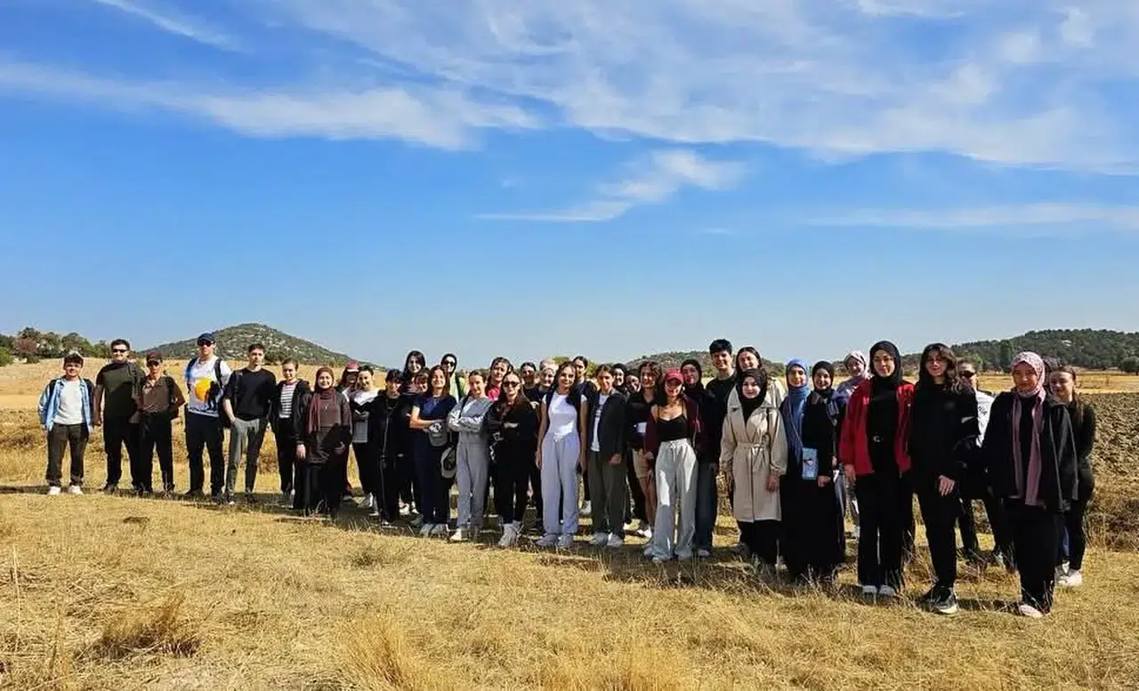 Beyşehir'de kampüs yolculuğu doğada başladı!