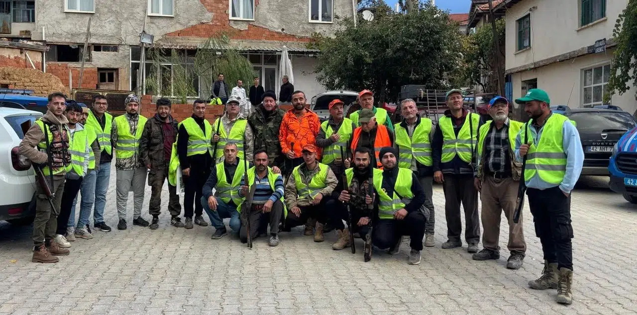 Hüyük’te yaban domuzları için sürek avı yapıldı