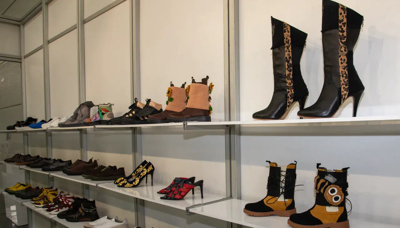 Öğrenciler tasarımlarıyla Konya Ayakkabı Fuarı'nı büyüledi!