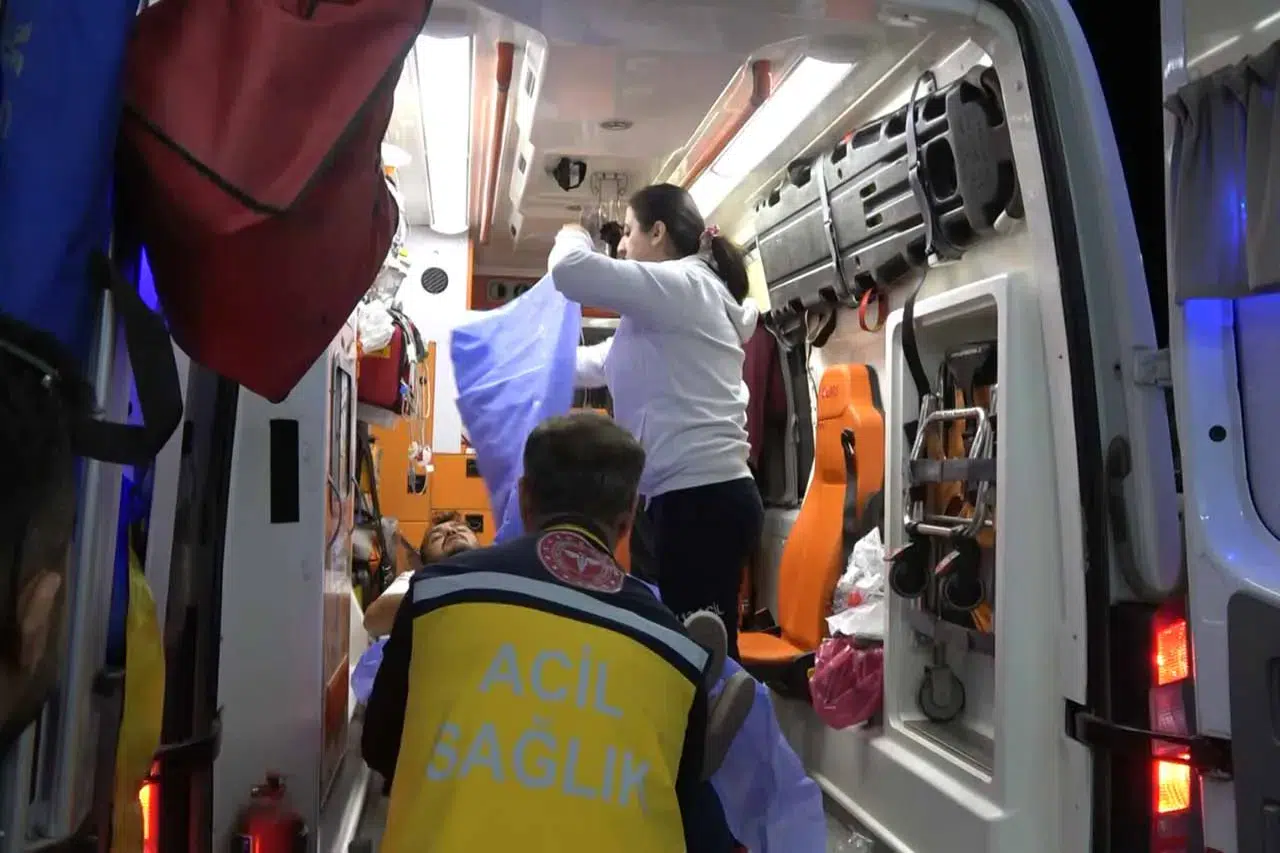 Aksaray’da şok olay! Yardım etmek istedi, bıçaklandı