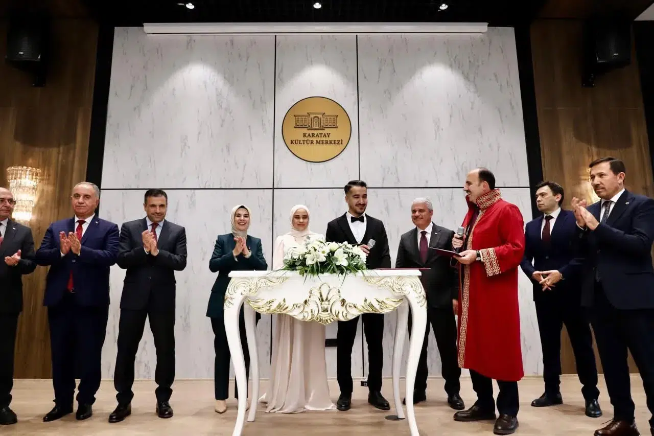 Konya’da bu düğünde şahit Bakan Göktaş nikah memuru Başkan Altay oldu
