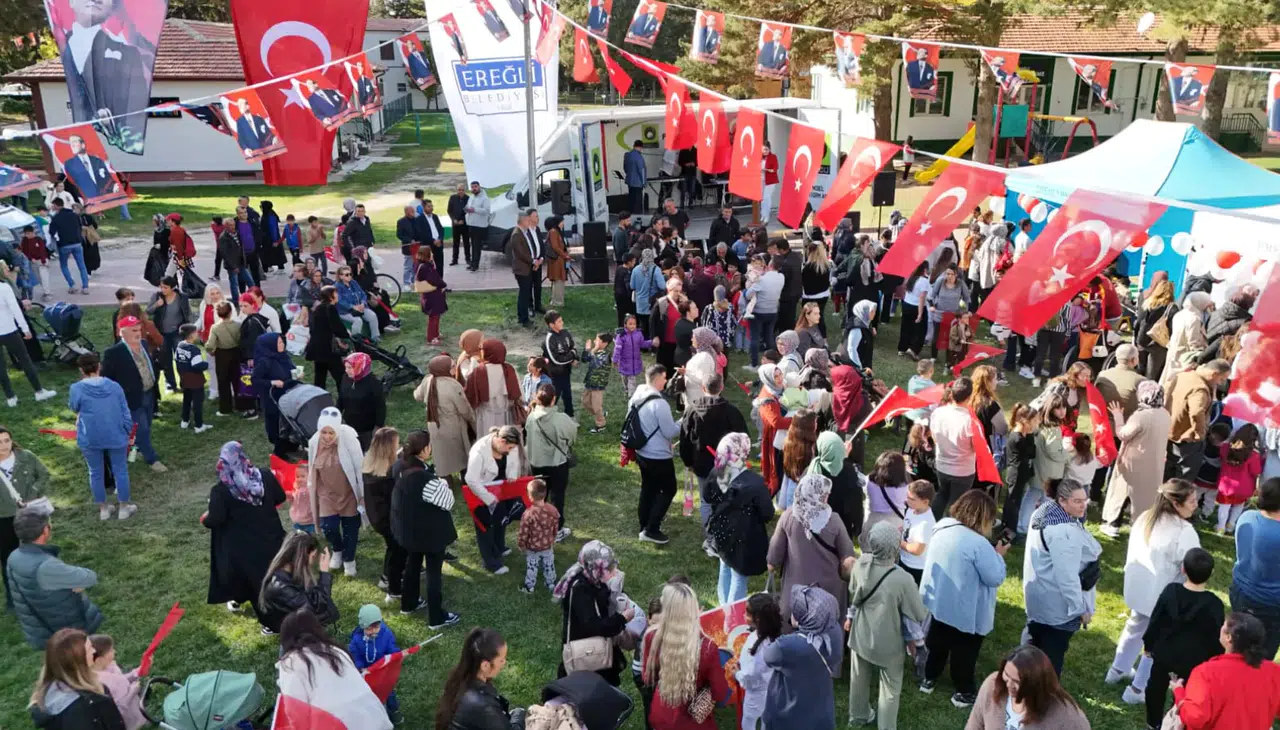 Ereğli’de vatandaşlar Cumhuriyet Bayramı’nı birlikte coşkuyla kutladı!