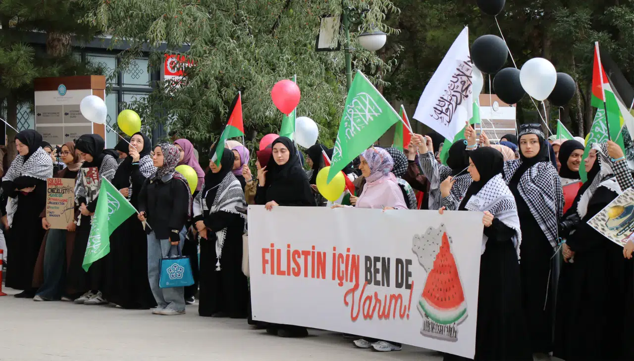 NEÜ öğrencileri Gazze için bir araya geldi!