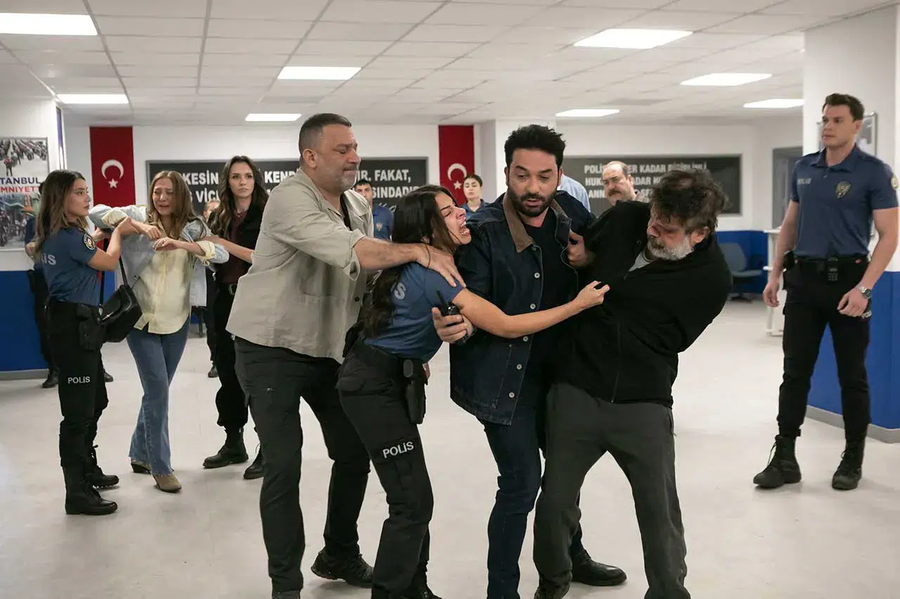 Arka Sokaklar yine zirvede