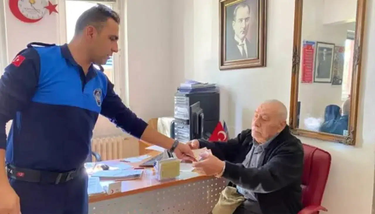 Seydişehir’de düşürülen 740 TL, zabıta sayesinde sahiplerine döndü!