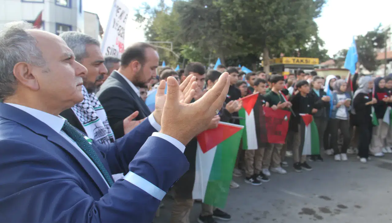 “Soykırıma Dur De” sloganı Beyşehir sokaklarında yankılandı