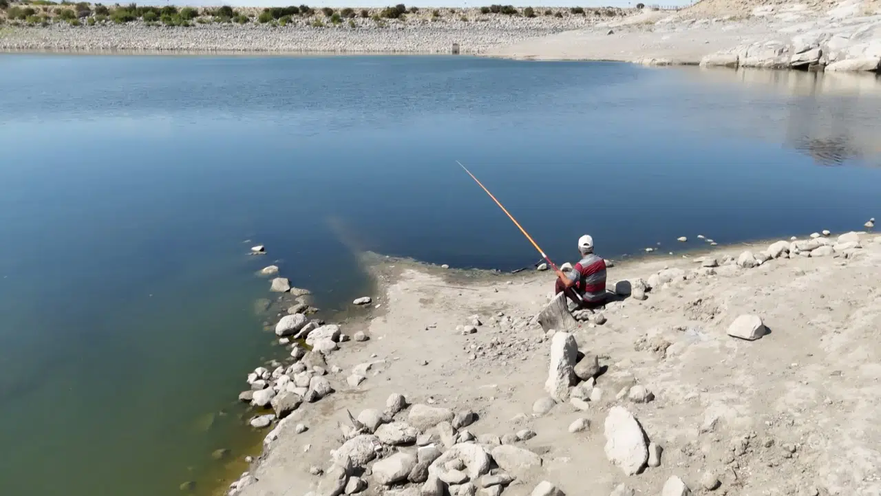 Aksaray’da gölet alarm veriyor ama balık keyfi sürüyor