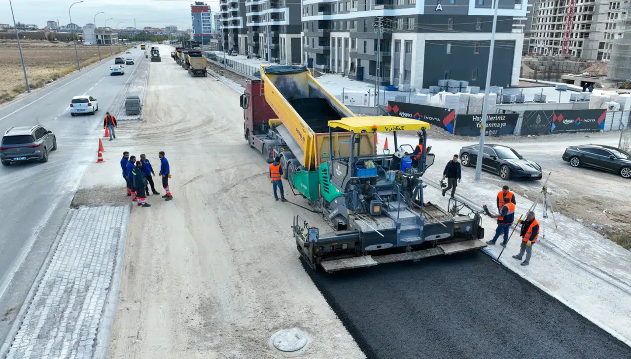 Konya'da dev altyapı hamlesi: 100 bin ton asfalt hedefine adım adım!