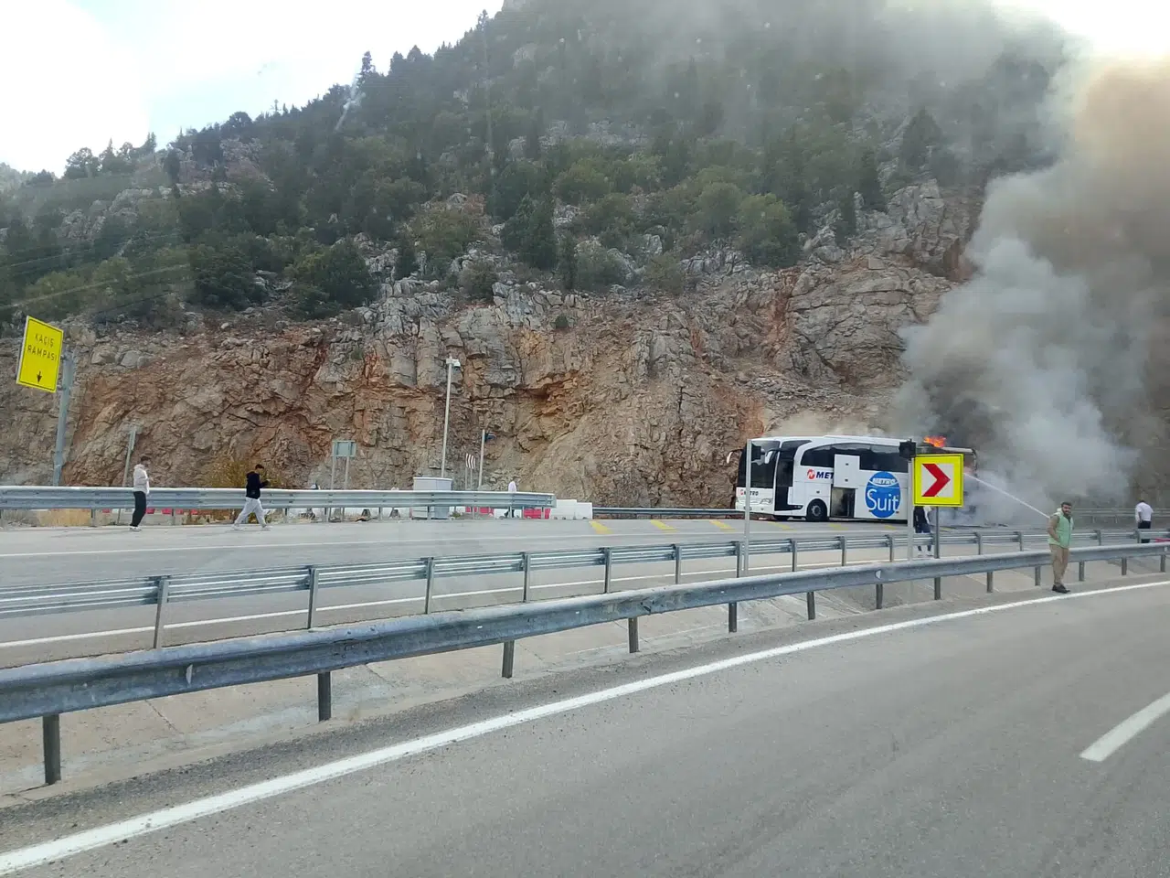 Konya'da yolcu otobüsü alev aldı!