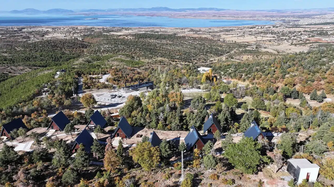Konya’ya yeni tatil köyü kazandırılıyor! Göl manzaralı