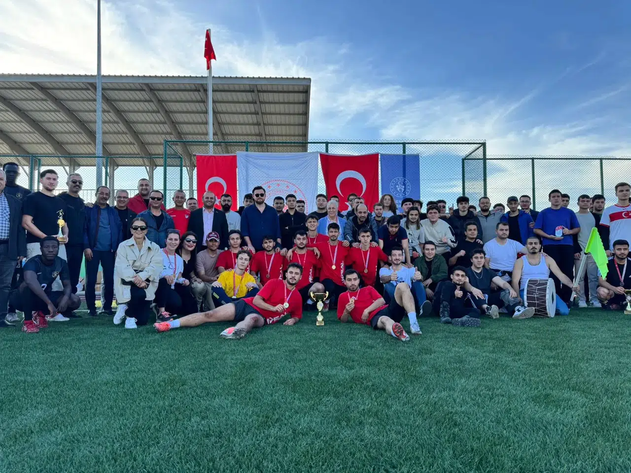 Konya’da 32 takım yarıştı! Özel İdeal Erkek Öğrenci Yurdu şampiyon oldu