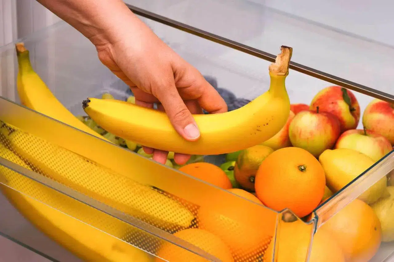 Buzdolabındaki Sebzelik Çekmecesi Doğru Kullanılıyor mu? Meyveleri Çürüten Bu Hatalara Dikkat