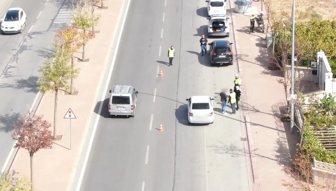 Konya'da ehliyeti alınan sürücü dronla tespit edildi!