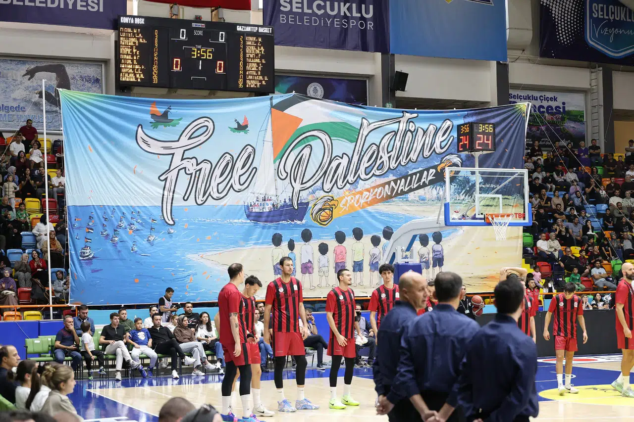 Konya Büyükşehir - Gaziantep maçında Gazze mesajı