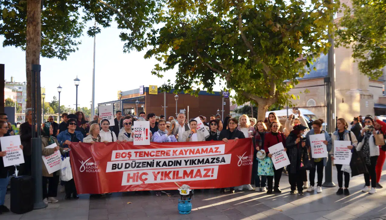 CHP Konya Kadın Kolları: “Kadın ayağa kalkarsa Türkiye ayağa kalkar!”