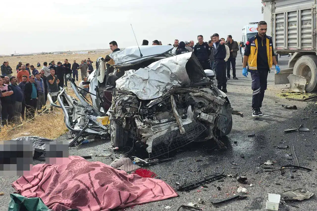 Aksaray'da kamyon ile otomobil çarpıştı: 3 kişi öldü