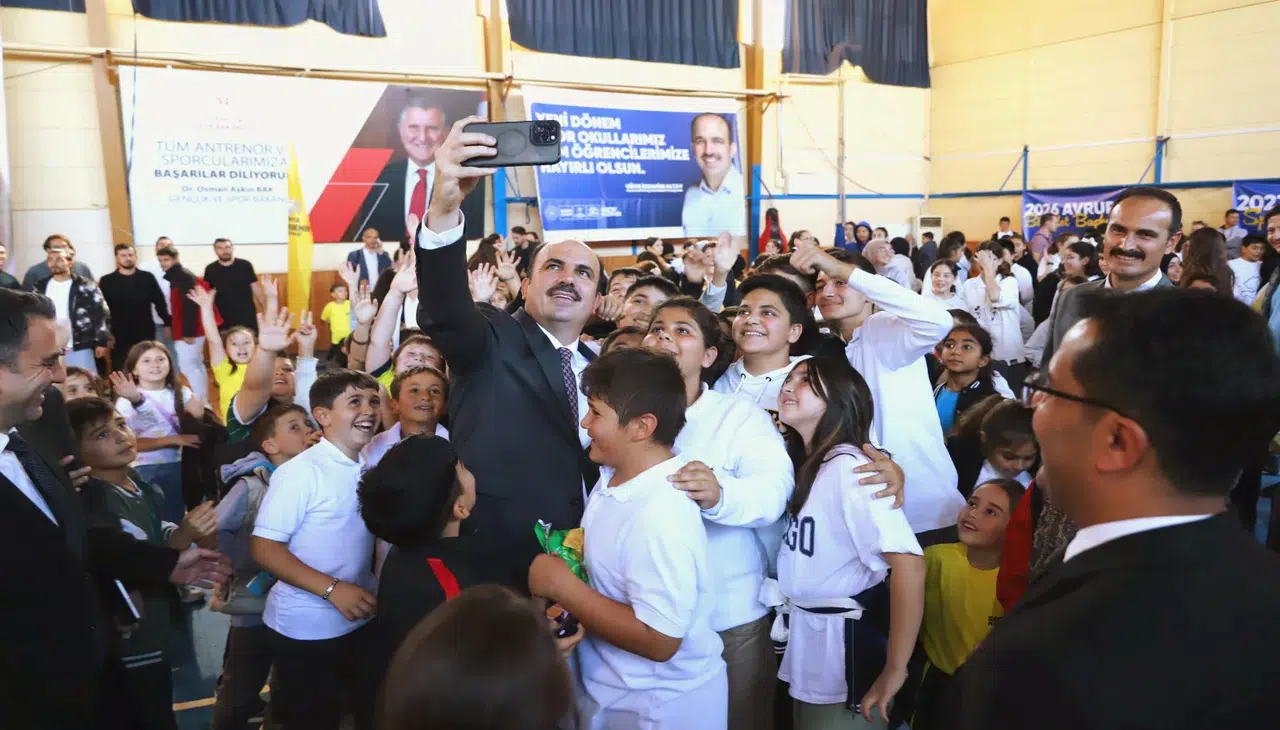 Konya'da yüzme bilmeyen kalmayacak: Başkan Altay'dan gençlere dev spor hamlesi!