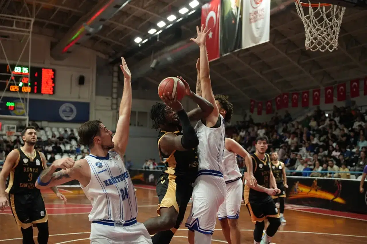 Konya Büyükşehir, 5'te 5 için parkede