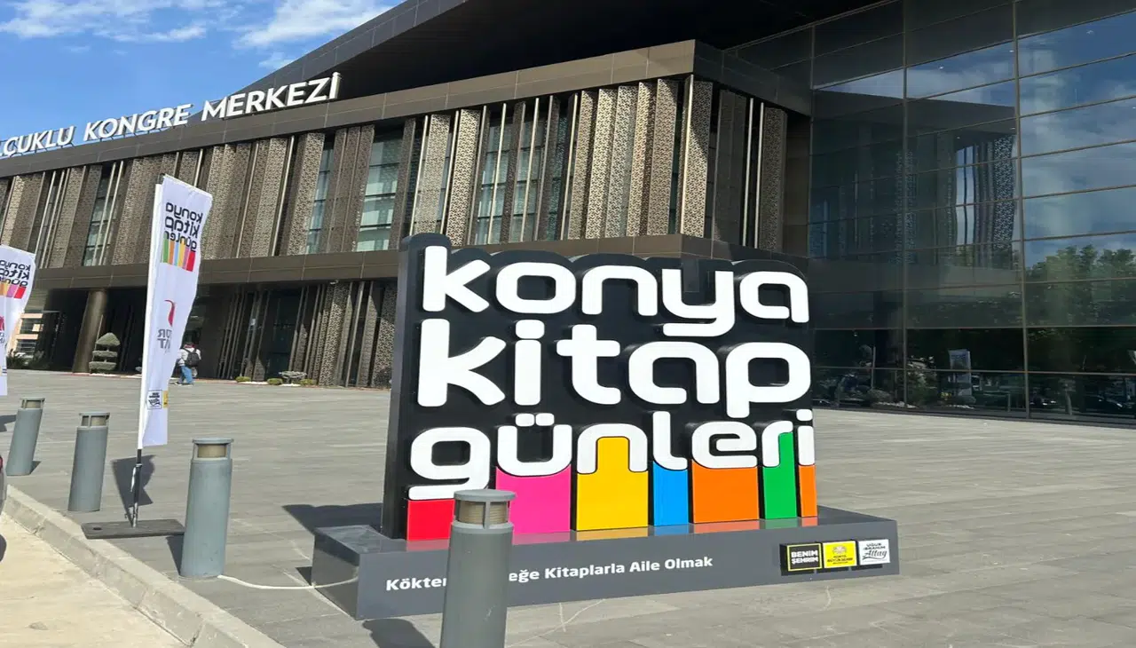 Konya'da okurlar akın etti, yazarlar mest oldu!