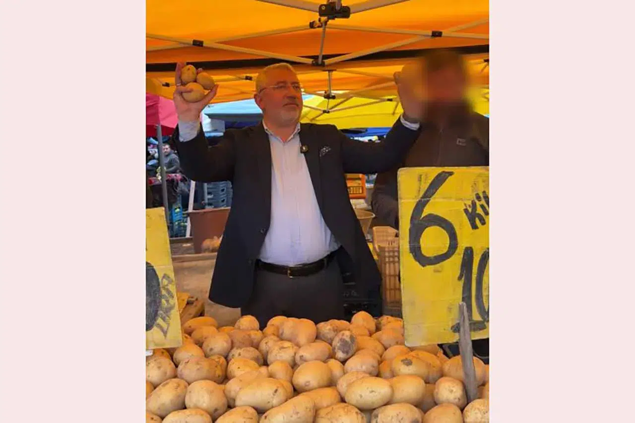 Pazar denetiminde belediye başkanından müşteriye kötü davranan esnafa tepki