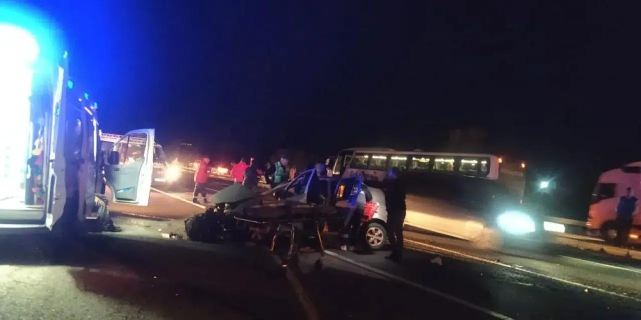 Konya’da yolcu otobüsü ile otomobil çarpıştı