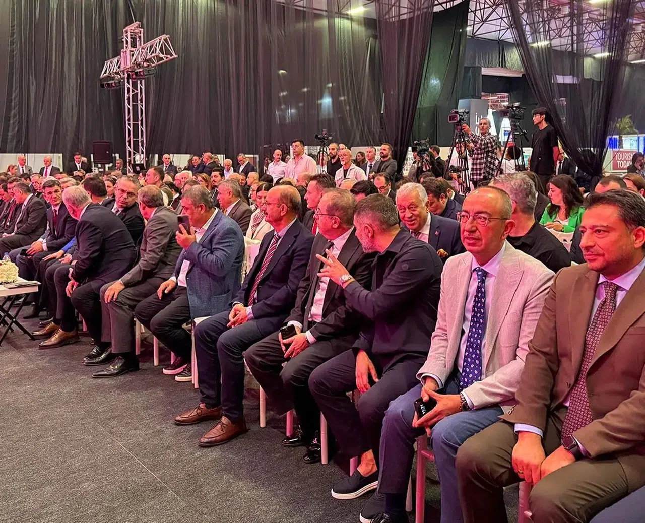 Konya Antalya’da sahneye çıktı! Görenler hayran kaldı