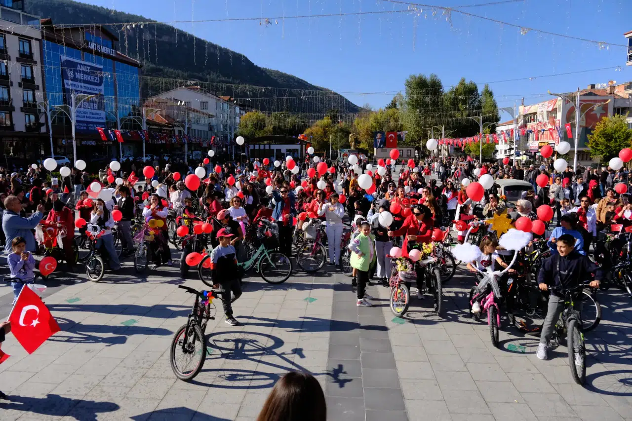 Akşehir’de Cumhuriyet Bayramı etkinlikleri göz kamaştırdı!