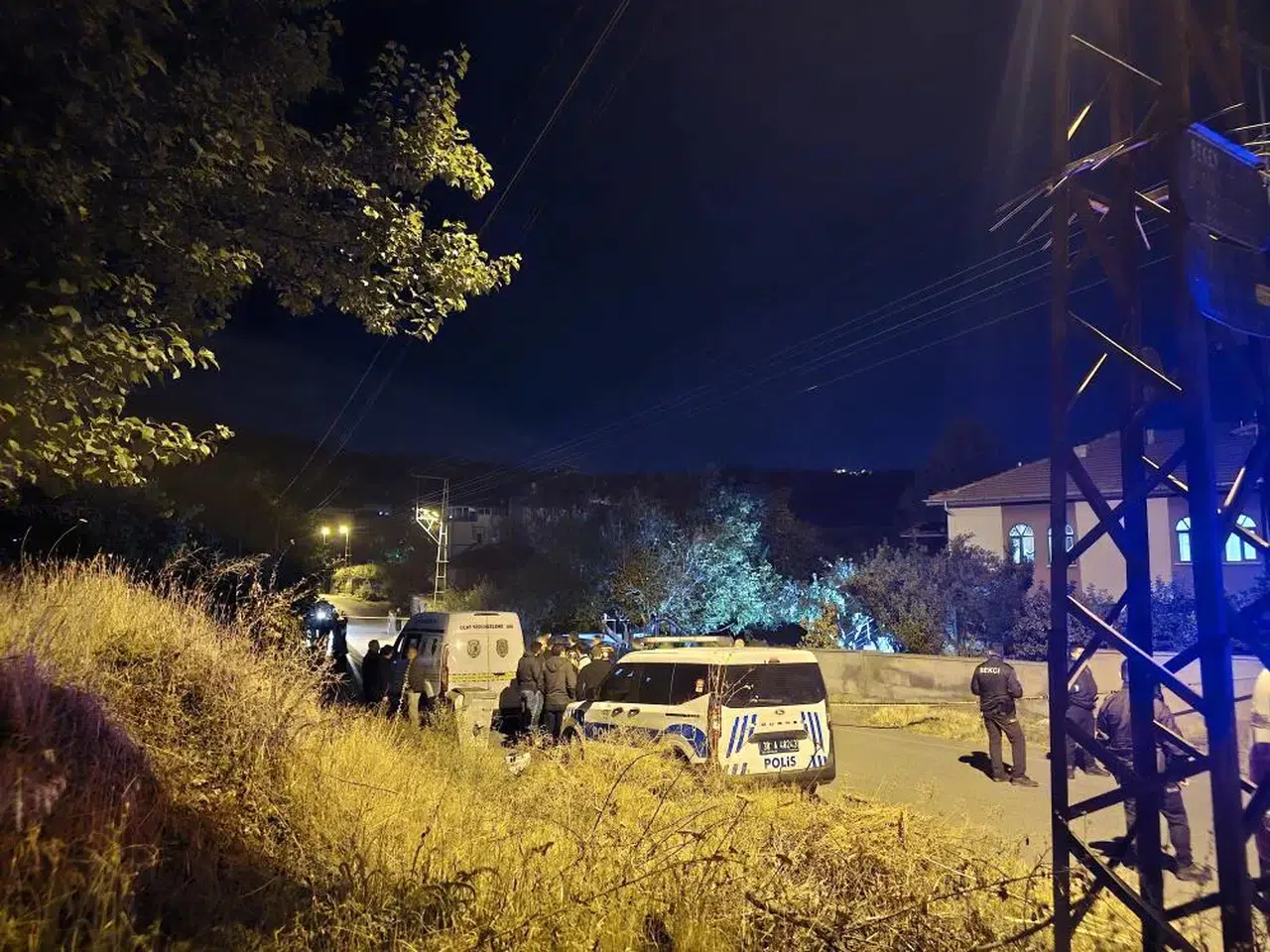 Vahşi cinayet! Karı-koca cami çıkışı öldürüldü