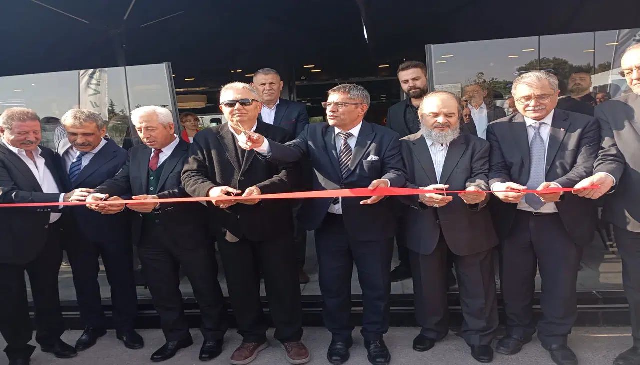 Selçuklu YHT Garı’nda Ferrovía Coffee ve Kadri 1988 Restaurant açıldı