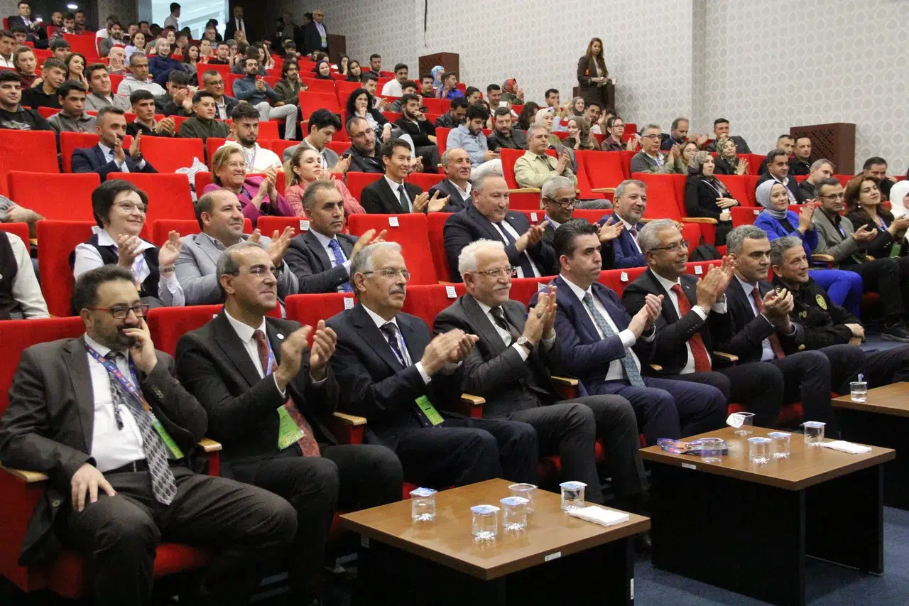 32 ülkeden 320 bilim insanı Konya’da buluştu!