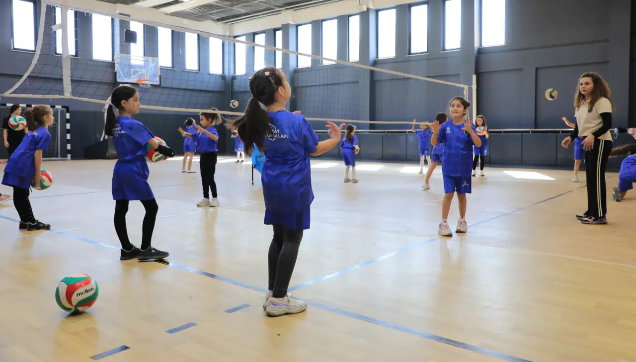 Karatay’da spor rüzgarı: 1970 genç Kış Spor Okulları'nda!