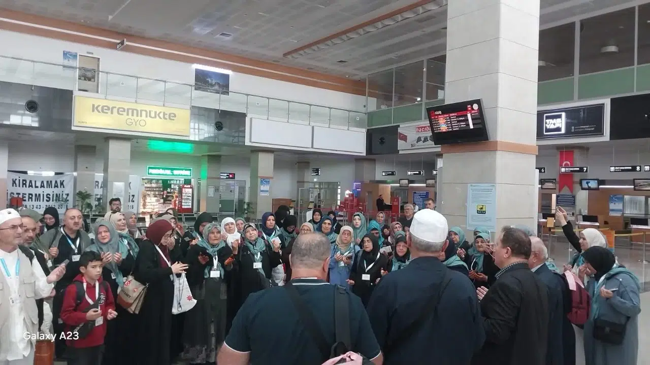Konyalı umreciler kutsal topraklara uğurlandı