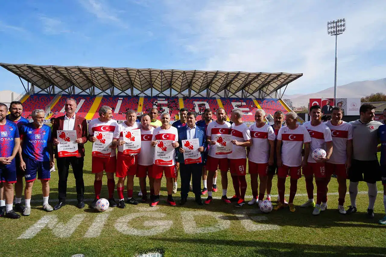 Futbolun efsane isimleri Niğde’de buluştu
