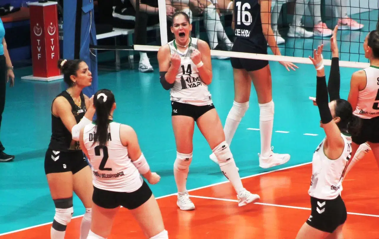 Voleybolda çıkışa geçen Ereğli'de yüzler gülüyor!