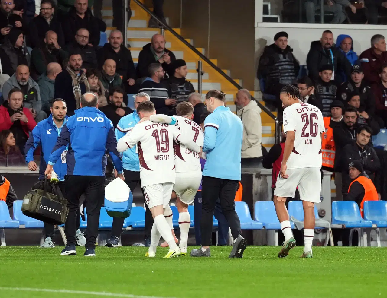 Trabzonspor'da Konyaspor maçı öncesi sakatlık şoku! Kırık var, sezonu kapattı